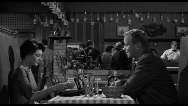 夜幕 Nightfall.1956.1080p.BluRay.REMUX.AVC.LPCM.1.0-FGT 20.51GB-3.png