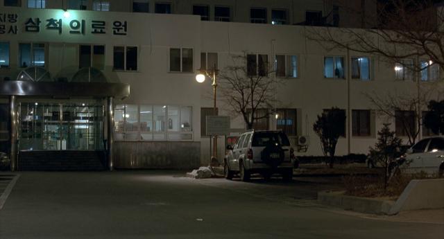 外出 April.Snow.2005.KOREAN.1080p.BluRay.x264.DTS-FGT 9.65GB-4.png