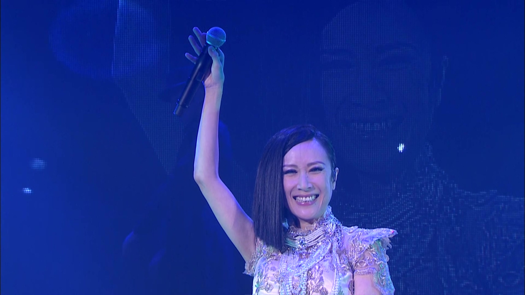 吕珊2014情两牵演唱会.ROSANNE.LUI.LIVE.CONCERT.2014.1080i.Blu-ray.AVC.DTS-HD.MA5.1-TAG 22.56GB-3.jpg