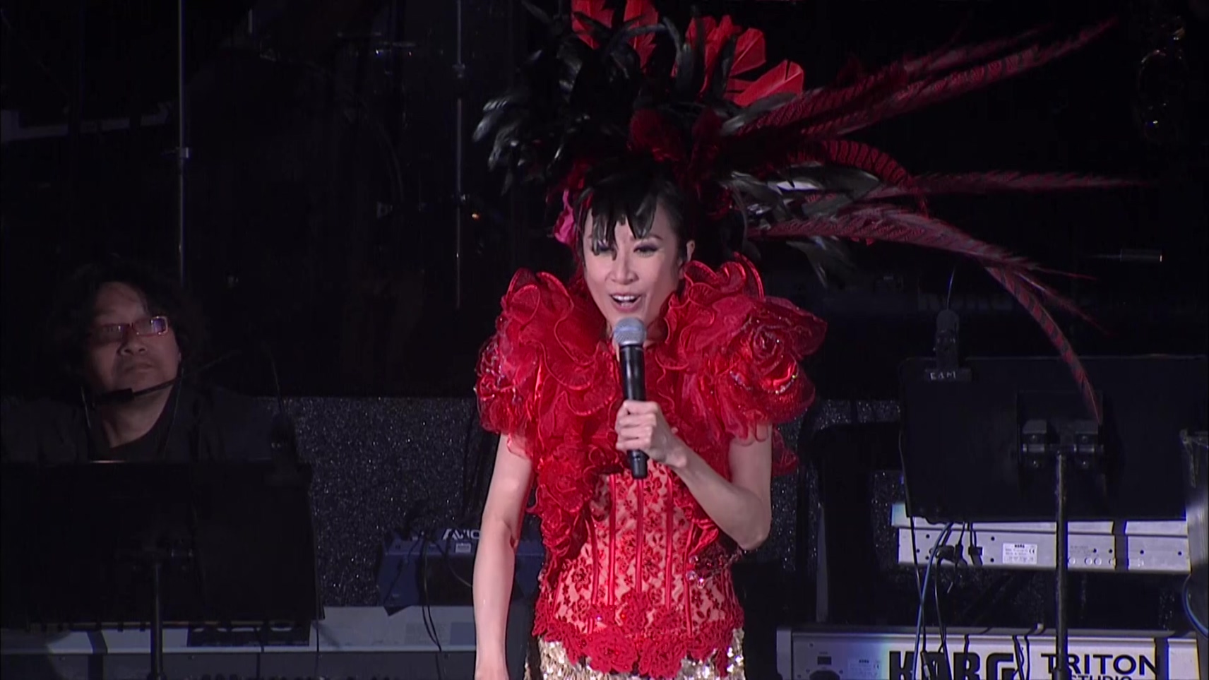 吕珊2014情两牵演唱会.ROSANNE.LUI.LIVE.CONCERT.2014.1080i.Blu-ray.AVC.DTS-HD.MA5.1-TAG 22.56GB-4.jpg