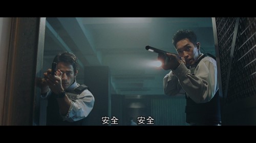 新差人故事 [DIY国粤双语+国语字幕/繁中/原盘中字].New.Police.Story.2004.Blu-ray.1080p.AVC.DTS-HD.MA.5.1-TAG 34.28GB-3.jpg