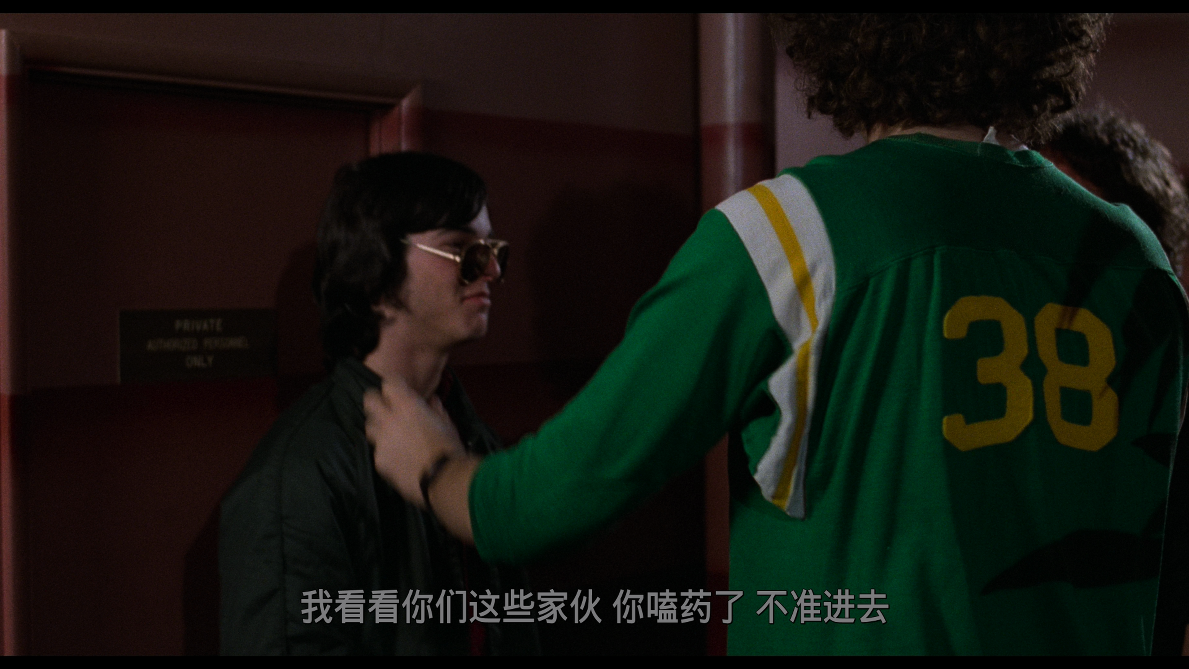 摇滚黉舍 / 摇滚高中 [DIY简繁字幕].Rock.'n'.Roll.High.School.1979.2160p.UHD.Blu-ray.DV.HDR.HEVC.DTS-HD.MA.2.0-TAG 59.96GB-5.png